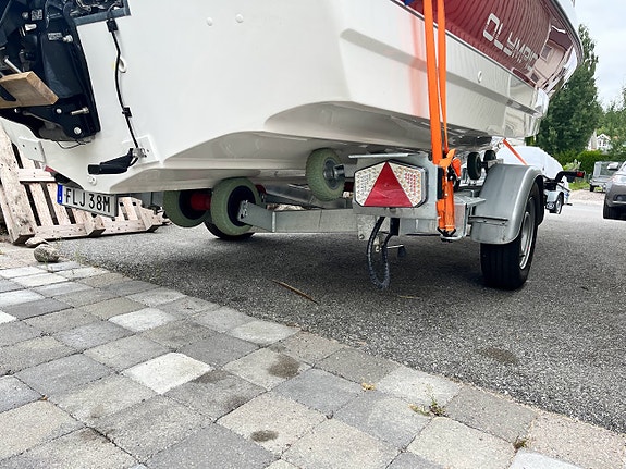 Olympic 580 C -15 | Suzuki DF140 -18 | Välutrustad, inomhusförvarad 6 of 10