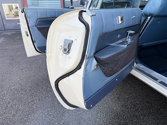 Chrysler Imperial 29 of 30