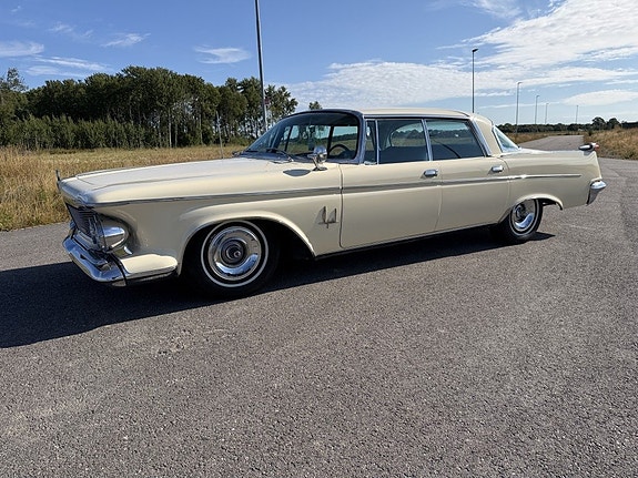 Chrysler Imperial 5 of 30