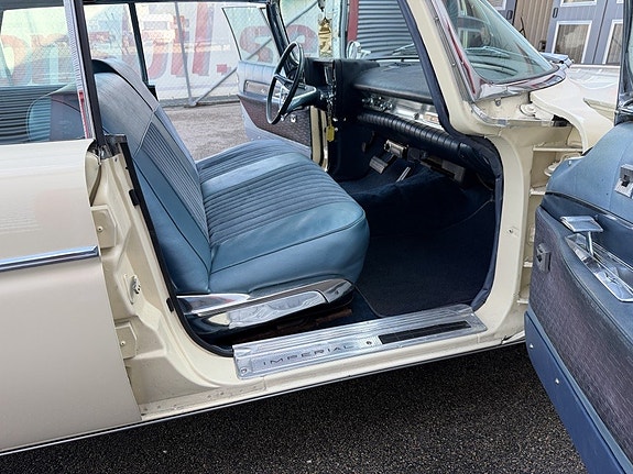 Chrysler Imperial 16 of 30