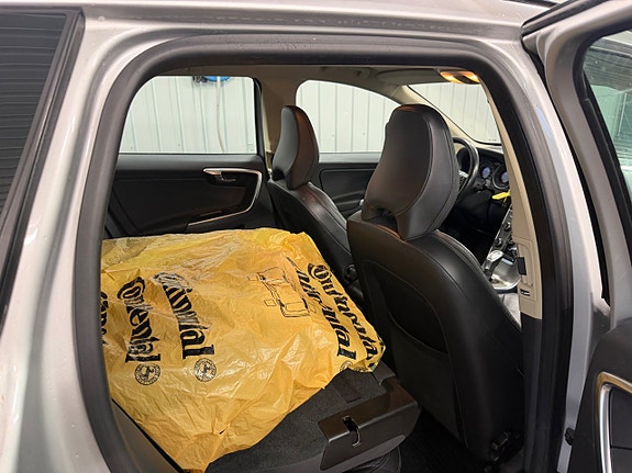Volvo XC60 7 of 8
