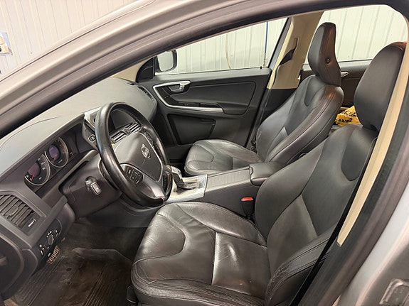 Volvo XC60 5 of 8