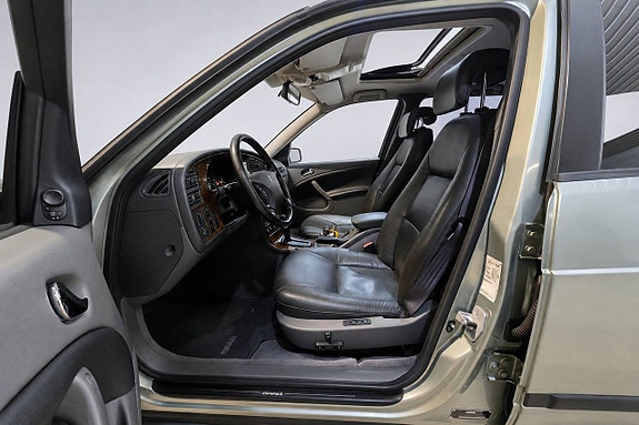 Saab 9-5 12 of 29
