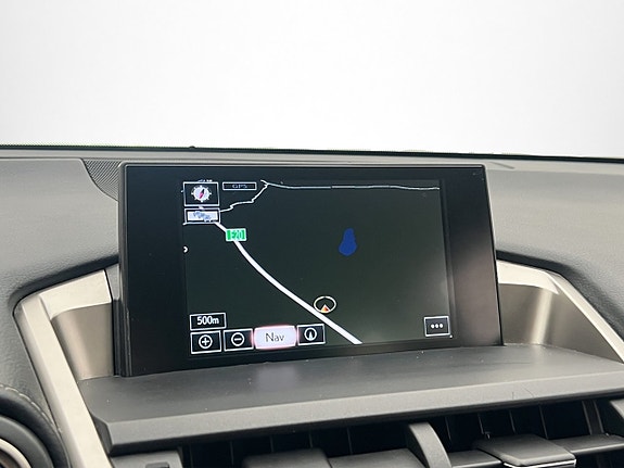 Lexus NX300h 23 of 30
