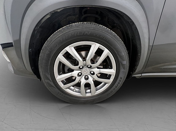 Lexus NX300h 29 of 30