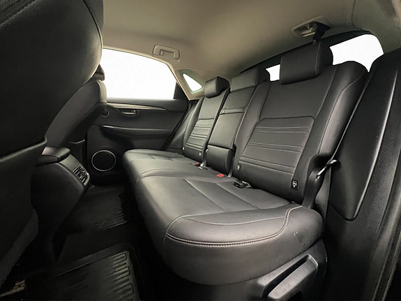 Lexus NX300h 30 of 30