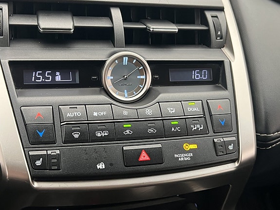 Lexus NX300h 26 of 30