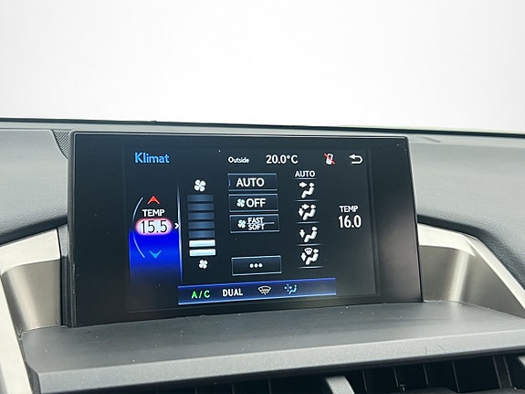 Lexus NX300h 25 of 30
