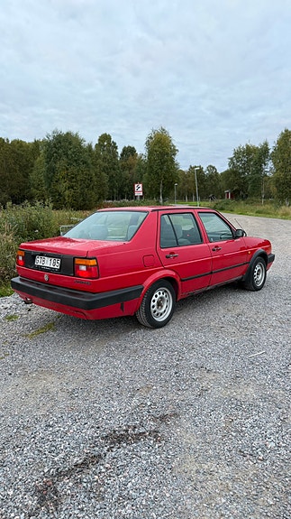 Volkswagen Jetta 4 of 11