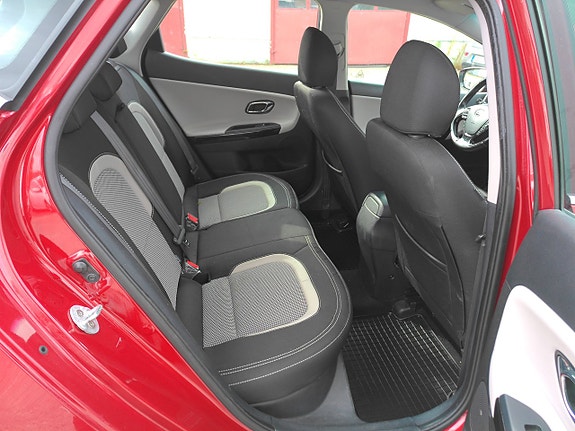 Kia Ceed 8 of 14
