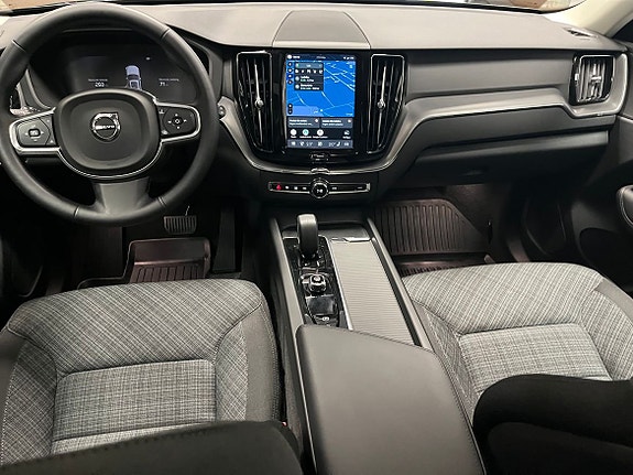 Volvo XC60 13 of 20