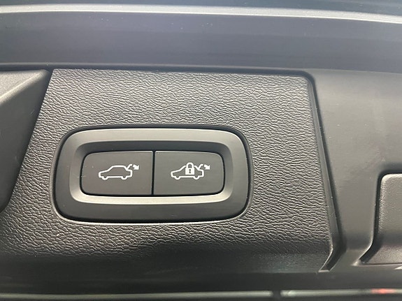 Volvo XC60 8 of 20
