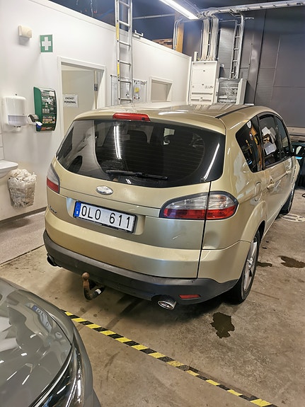 Ford S-MAX 3 of 6