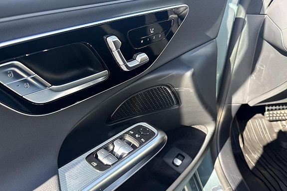 Mercedes-Benz E300 de 22 of 22