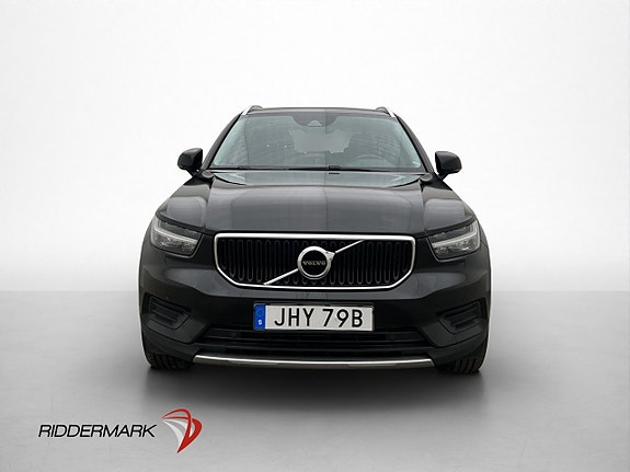 Volvo XC40 2 of 30