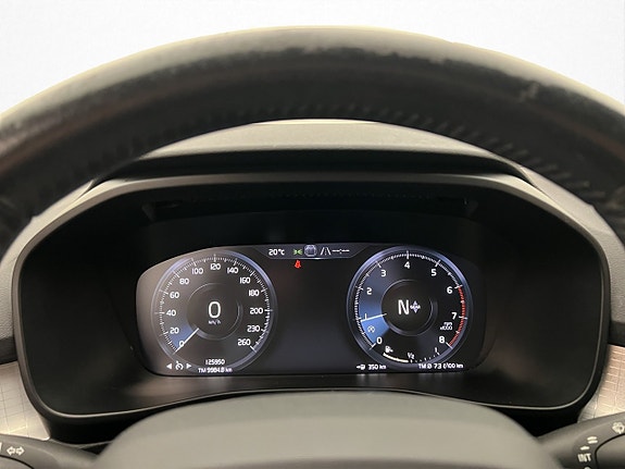 Volvo XC40 15 of 30