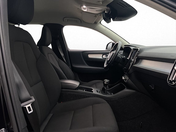 Volvo XC40 23 of 30