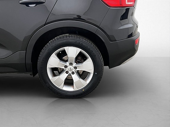 Volvo XC40 30 of 30