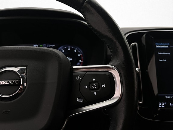 Volvo XC40 16 of 30