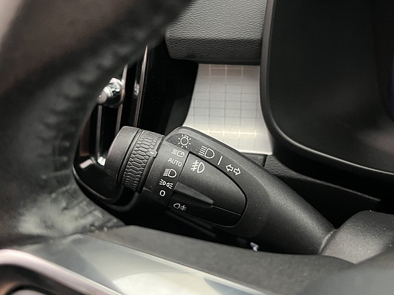 Volvo XC40 13 of 30