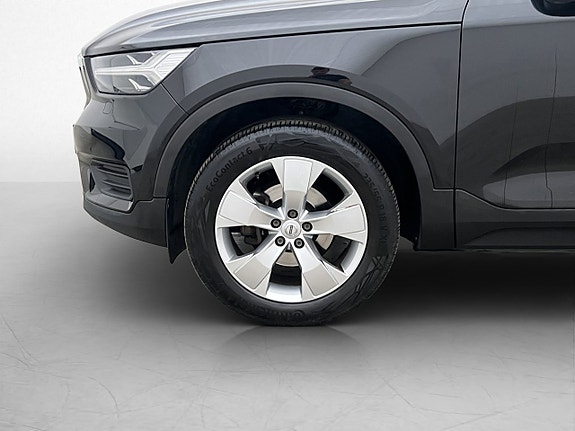 Volvo XC40 29 of 30