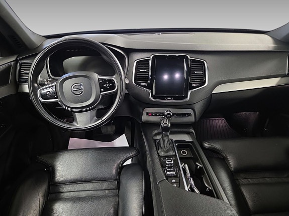Volvo XC90 8 of 9