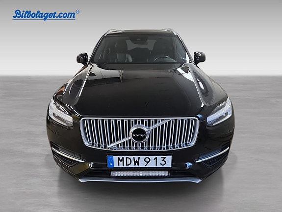 Volvo XC90 2 of 9