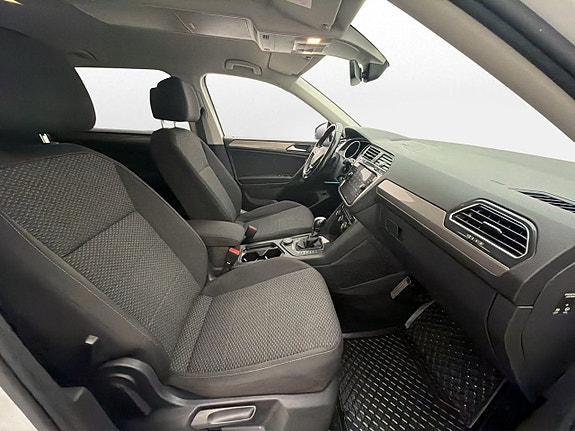 Volkswagen Tiguan Allspace 24 of 30