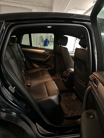 BMW X4 3 of 6