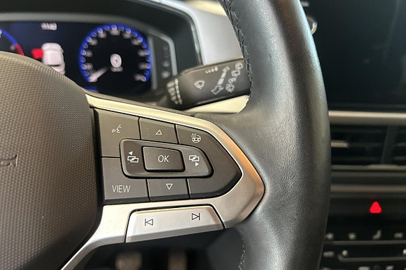 Volkswagen T-Roc 21 of 25