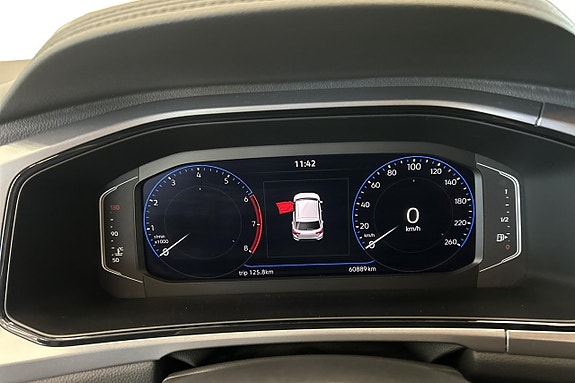 Volkswagen T-Roc 19 of 25