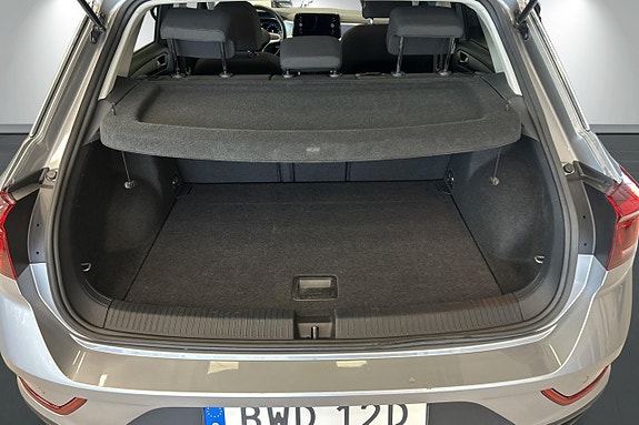 Volkswagen T-Roc 17 of 25
