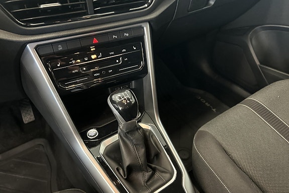 Volkswagen T-Roc 22 of 25