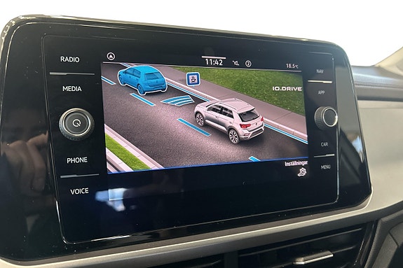 Volkswagen T-Roc 23 of 25