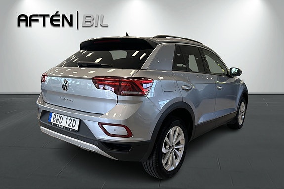 Volkswagen T-Roc 10 of 25