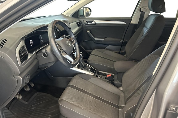 Volkswagen T-Roc 13 of 25