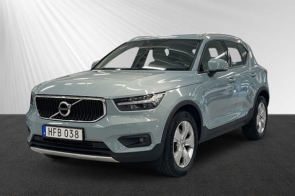 Volvo XC40 4 of 8