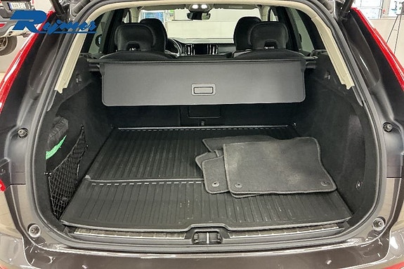Volvo XC60 14 of 18