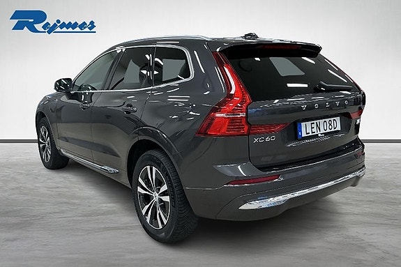 Volvo XC60 2 of 18