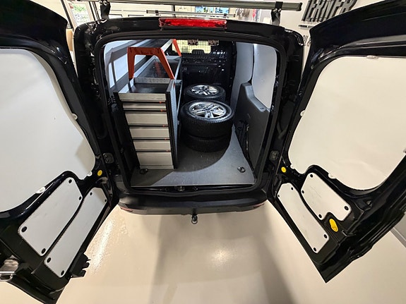 Ford Transit Connect 20 of 24