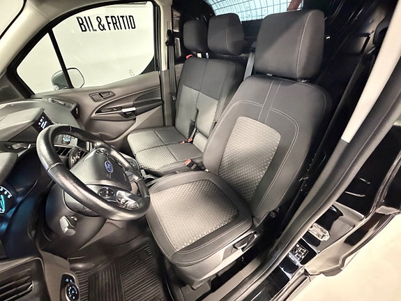 Ford Transit Connect 6 of 24