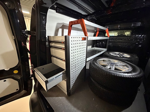 Ford Transit Connect 21 of 24