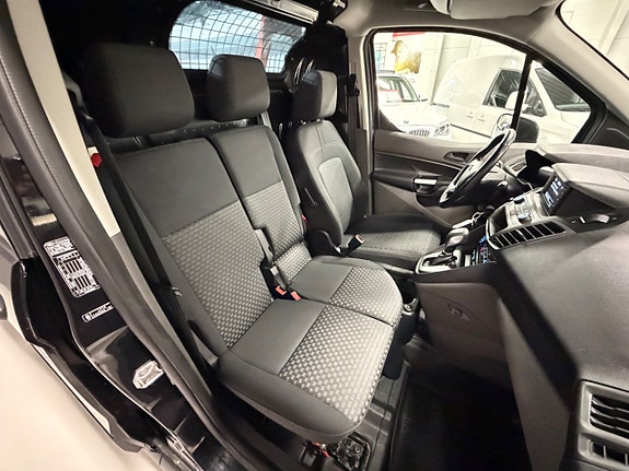 Ford Transit Connect 7 of 24