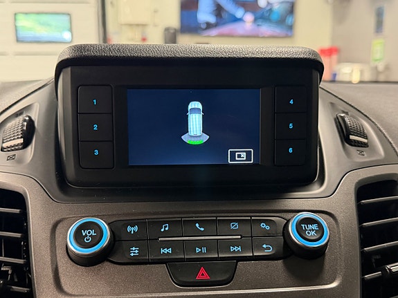 Ford Transit Connect 13 of 24