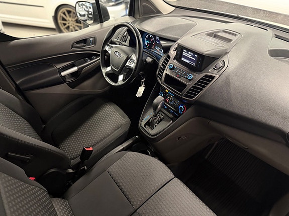 Ford Transit Connect 8 of 24