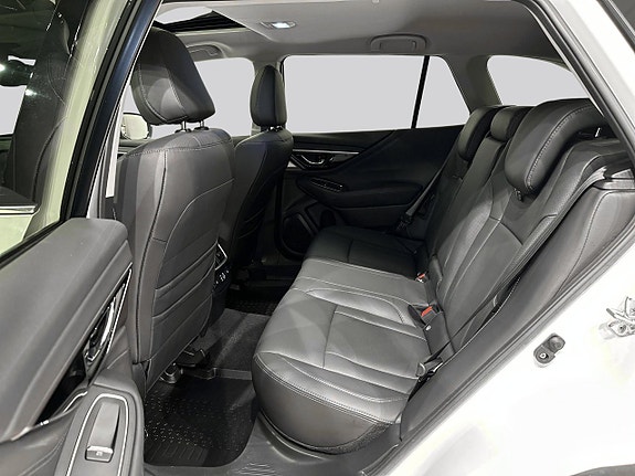 Subaru Outback 9 of 20