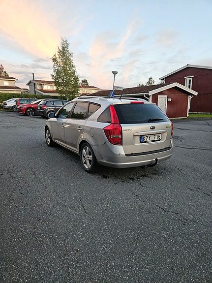 Kia Ceed 2 of 4