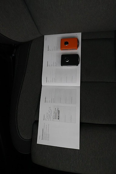 Volvo XC40 15 of 17