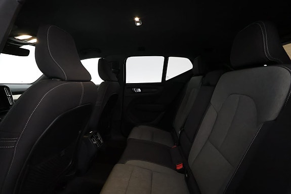 Volvo XC40 10 of 17
