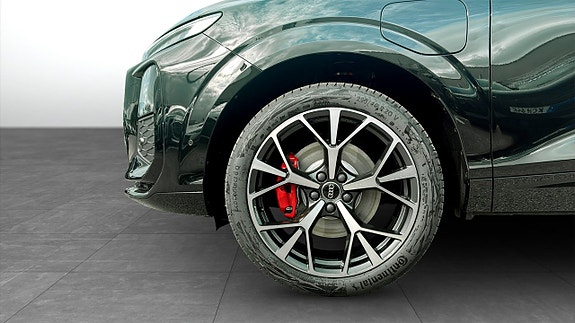 Audi Q3 6 of 12